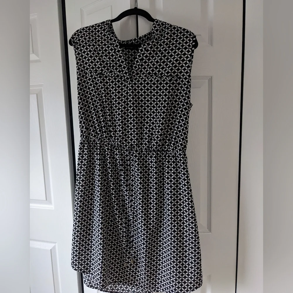 Pattern Dress - Picture 2 of 2